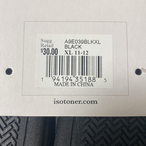 NWT Isotoner Men’s Indoor/Outdoor Memory Foam Slippers - Picture 9 of 15